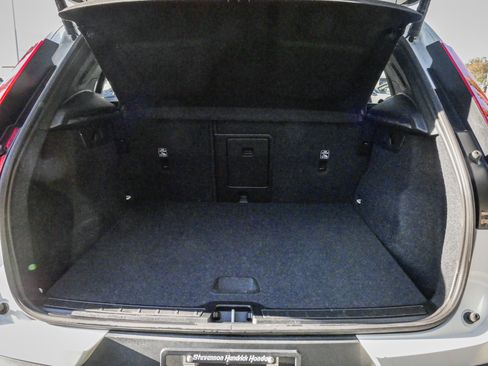 Used 2025 Volvo XC40 B5 Core image 32