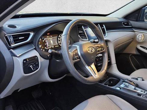 Used 2023 INFINITI QX50 Luxe FWD image 9