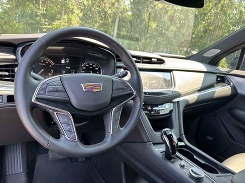 Used 2025 Cadillac XT5 Premium Luxury w/ LPO, Floor Liner Package FWD image 16