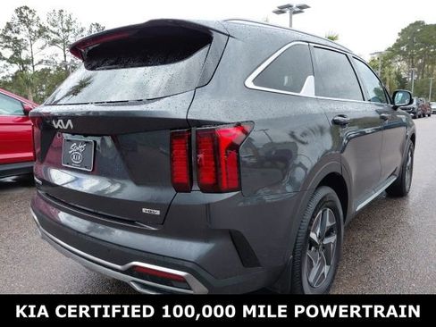 Certified 2023 Kia Sorento EX image 5