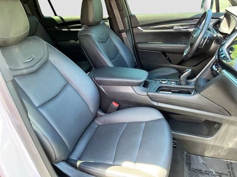 Used 2024 Cadillac XT6 Sport w/ Technology Package AWD/4WD image 31