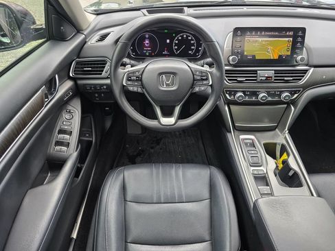Used 2018 Honda Accord Touring image 18