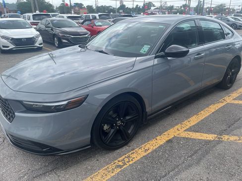 Used 2024 Honda Accord Sport image 2