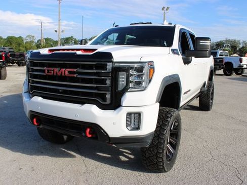 Used 2022 GMC Sierra 2500 AT4 w/ AT4 Premium Plus Package AWD/4WD image 3