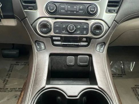 Used 2019 Chevrolet Suburban LT image 11