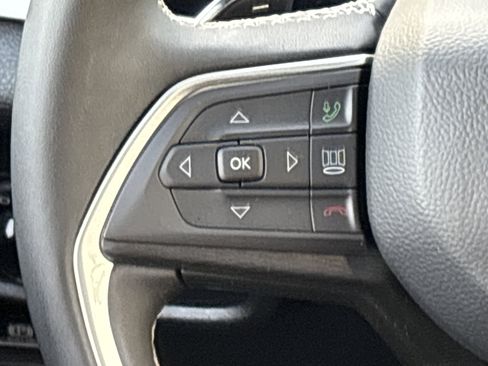 Used 2025 Jeep Grand Cherokee L Laredo image 21