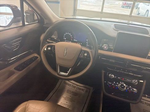 Used 2020 Lincoln Corsair AWD w/ Premium Package image 27