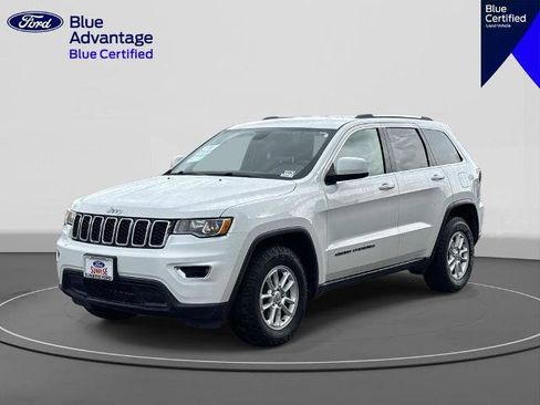 Used 2020 Jeep Grand Cherokee Laredo image 1