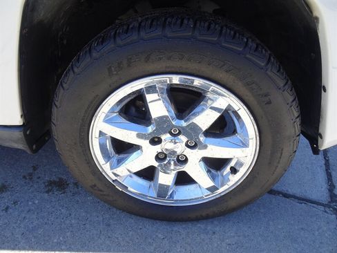 Used 2010 Jeep Liberty Limited w/ Tire & Wheel Group AWD/4WD image 29