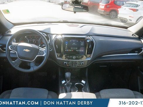 Used 2023 Chevrolet Traverse LT image 4