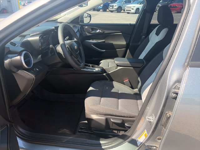 Used 2026 Chevrolet Trax LS FWD image 10