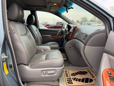 Used 2009 Toyota Sienna XLE FWD image 19