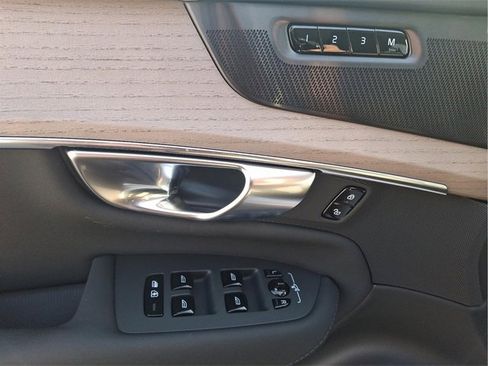 New 2025 Volvo XC90 B6 Plus w/ Protection Package Premier image 9