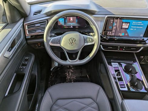 Certified 2024 Volkswagen Atlas Cross Sport SE w/ Panoramic Sunroof Package image 13