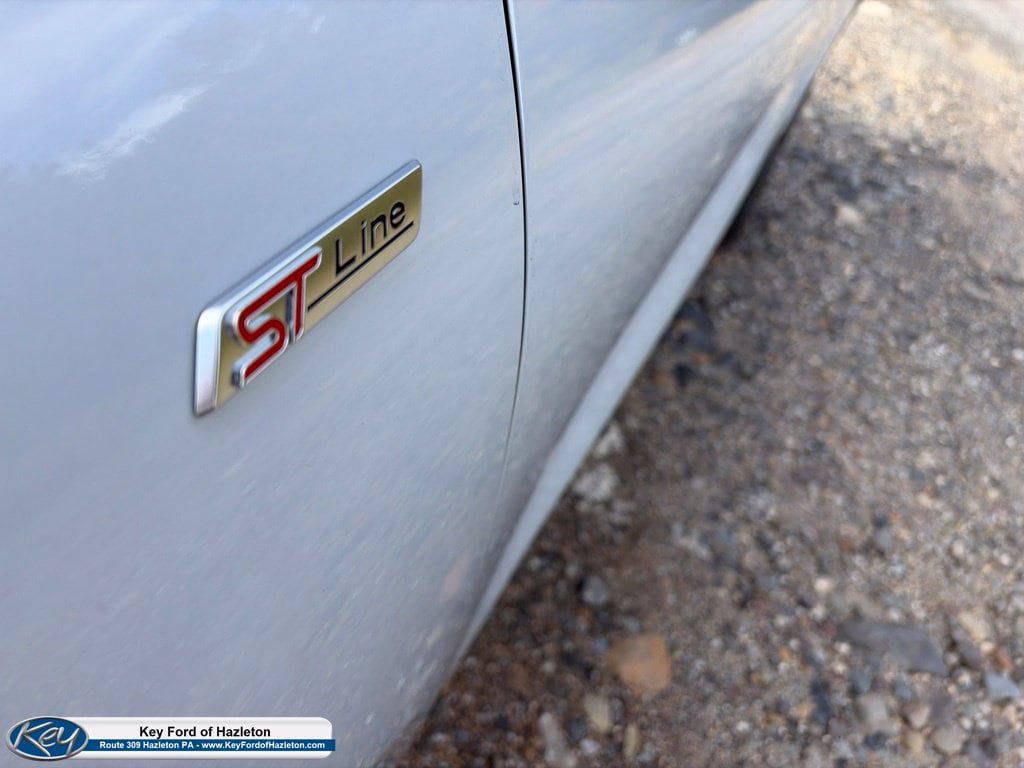 Used 2025 Ford Escape ST-Line AWD/4WD image 5