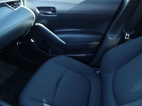 Used 2024 Toyota Corolla Cross LE image 10