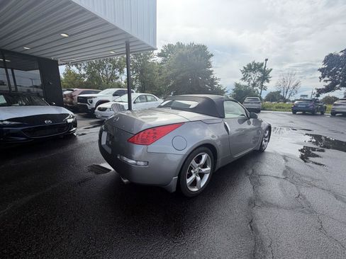 Used 2007 Nissan 350Z Grand Touring RWD image 8