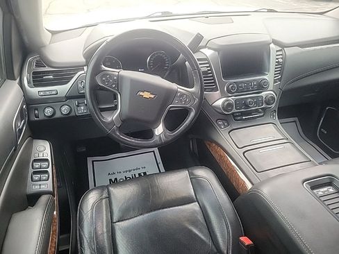 Used 2017 Chevrolet Suburban Premier image 8
