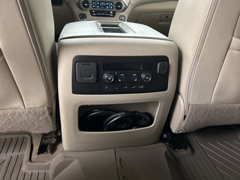Used 2020 GMC Yukon Denali w/ Denali Premium Package image 26