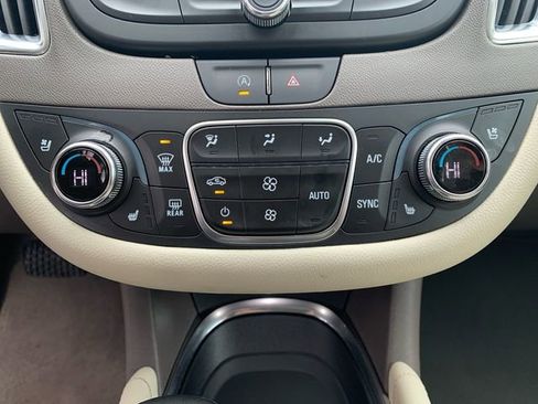 Used 2024 Chevrolet Malibu LT image 26