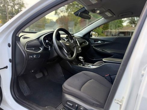 Used 2024 Chevrolet Malibu LT FWD image 10