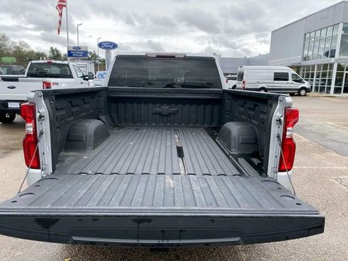 Used 2020 Chevrolet Silverado 1500 Custom w/ Custom Value Package AWD/4WD image 6