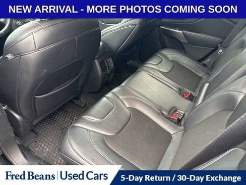 Used 2019 Jeep Cherokee Latitude Plus w/ Cold Weather Group AWD/4WD image 17