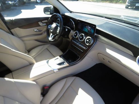 Used 2021 Mercedes-Benz GLC 300 4MATIC image 15