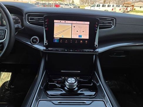 Used 2022 Jeep Wagoneer Series I w/ Premium Group I AWD/4WD image 31