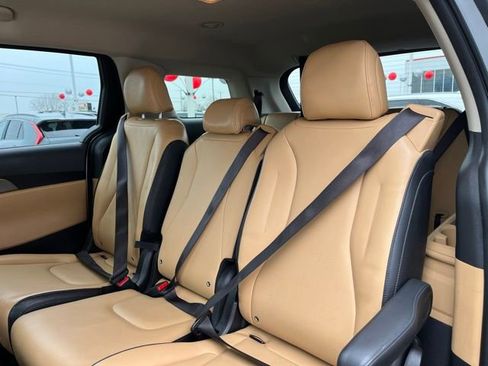 Certified 2023 Kia Carnival LX image 34