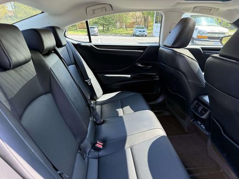 Used 2022 Lexus ES 350 Premium w/ Premium Package image 16