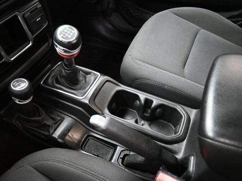 Used 2021 Jeep Gladiator Sport AWD/4WD image 16