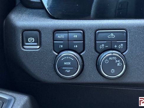 Certified 2025 Chevrolet Silverado 1500 LT AWD/4WD image 31