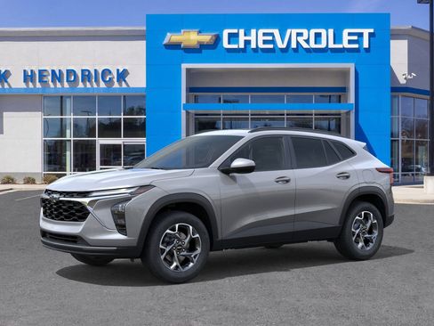 New 2026 Chevrolet Trax LT w/ Sunroof Package image 3