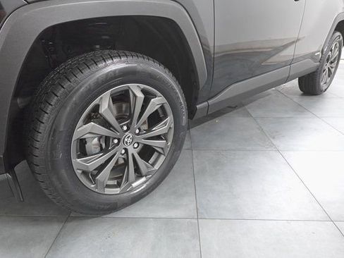 Used 2023 Toyota RAV4 XLE Premium image 30