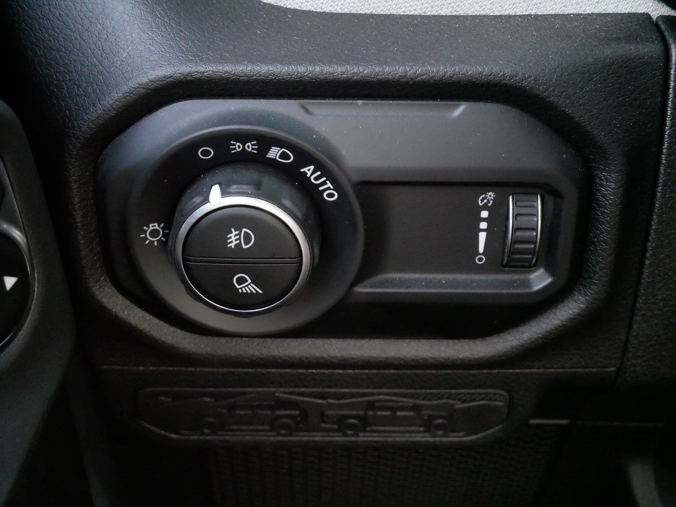 Used 2025 Jeep Gladiator Sport AWD/4WD image 27