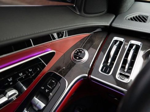 Used 2022 Mercedes-Benz S 580 4MATIC Sedan w/ Rear Seat Package image 26