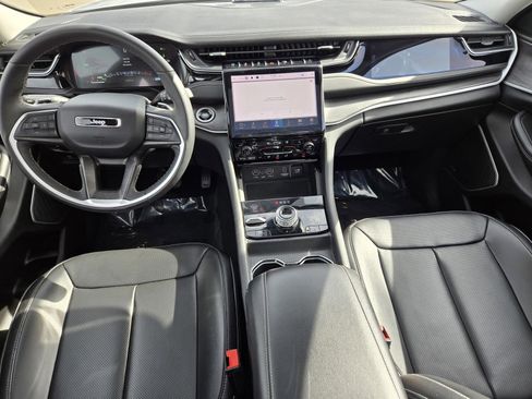 Used 2023 Jeep Grand Cherokee 30th Anniversary image 12