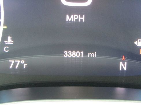 Used 2024 Chrysler Pacifica Touring-L FWD image 28