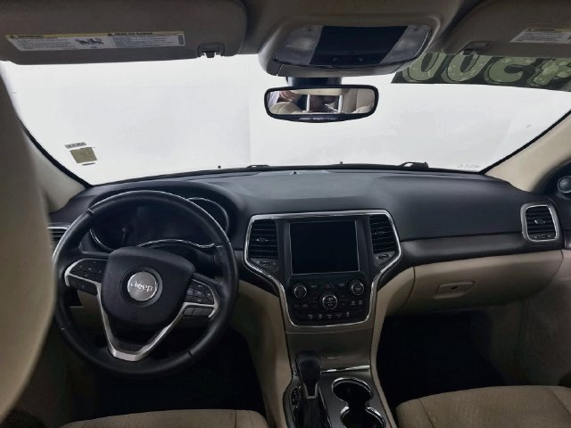 Used 2018 Jeep Grand Cherokee Laredo AWD/4WD image 23