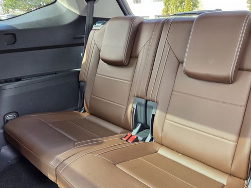 Used 2022 Volkswagen Atlas SEL R-Line image 9