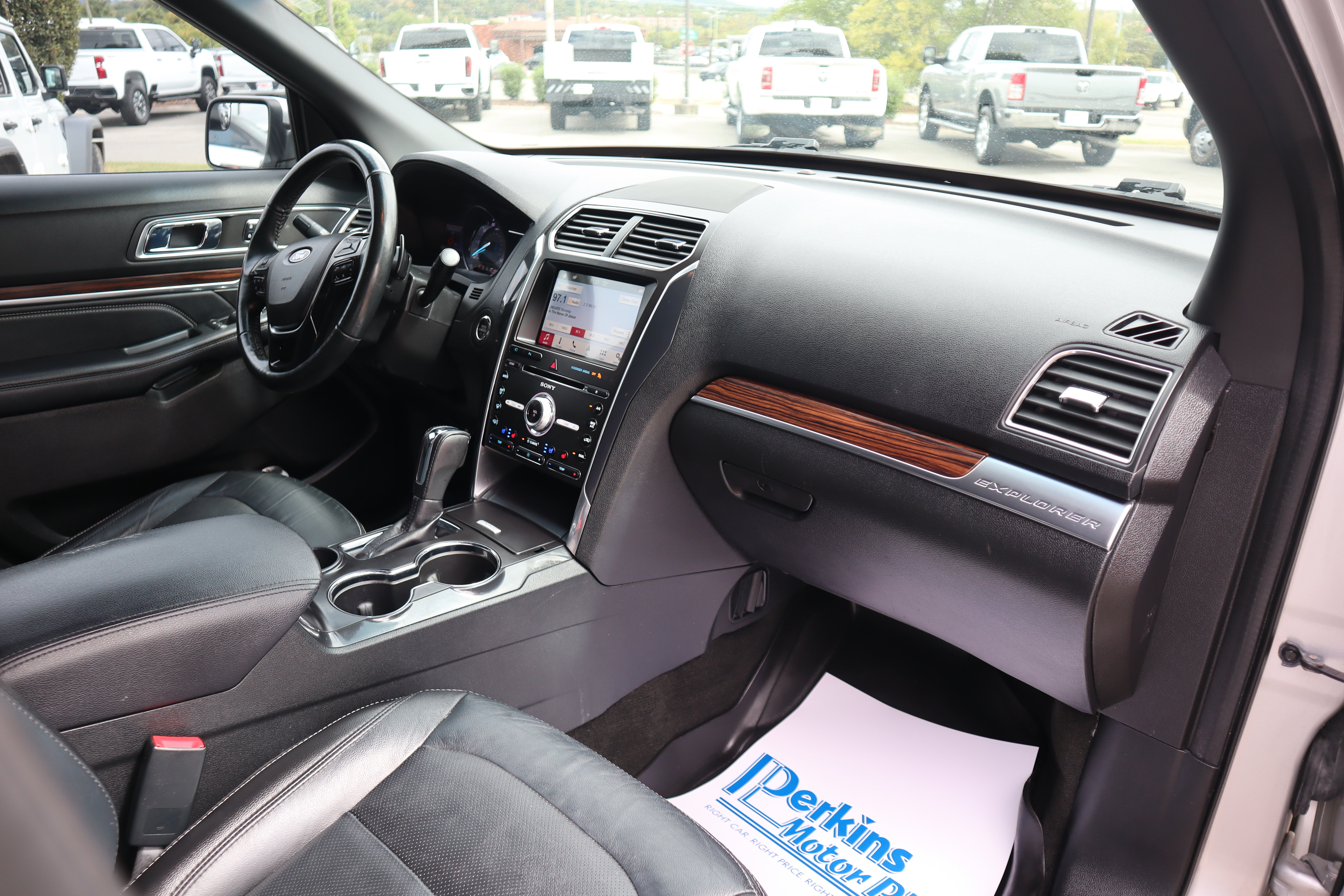 Used 2017 Ford Explorer Limited FWD image 27