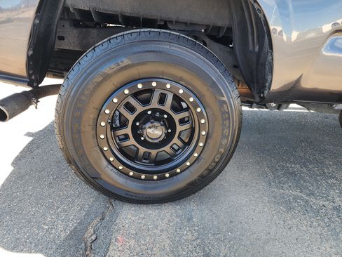 Used 2020 Toyota Tacoma SR image 13