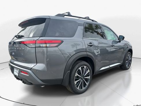 New 2026 Nissan Pathfinder Platinum image 10