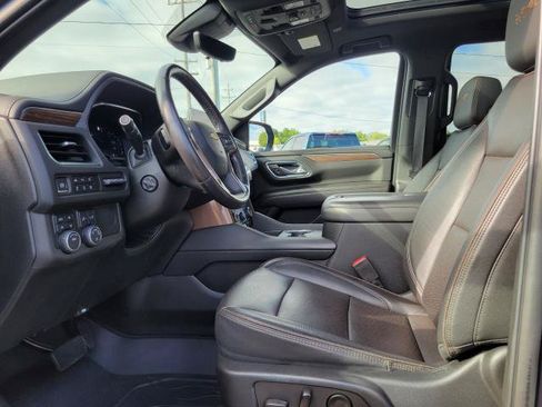 Used 2023 Chevrolet Suburban High Country AWD/4WD image 8