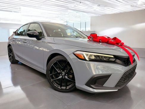 Used 2022 Honda Civic Sport image 1