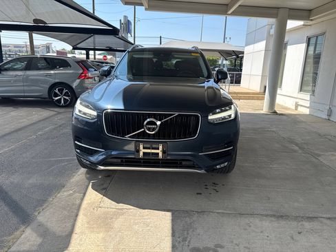 Used 2018 Volvo XC90 T5 Momentum w/ Convenience Package FWD image 2