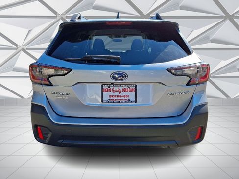 Used 2022 Subaru Outback Premium image 9