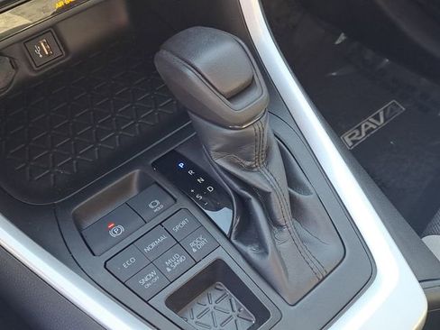 Used 2023 Toyota RAV4 XLE image 18