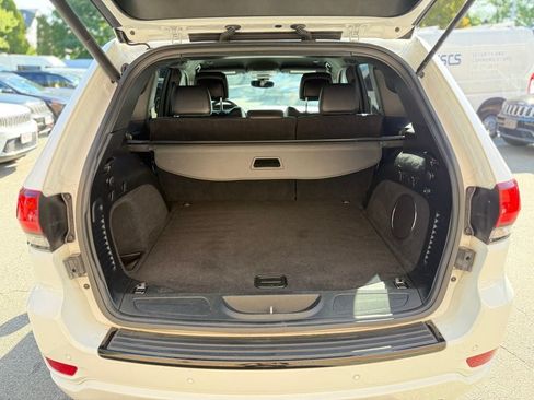 Used 2018 Jeep Grand Cherokee Altitude AWD/4WD image 28